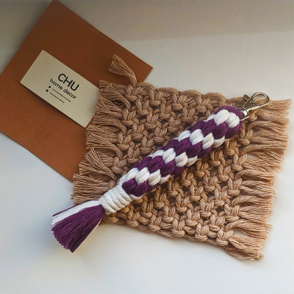 Макраме брелок круглий violet/white